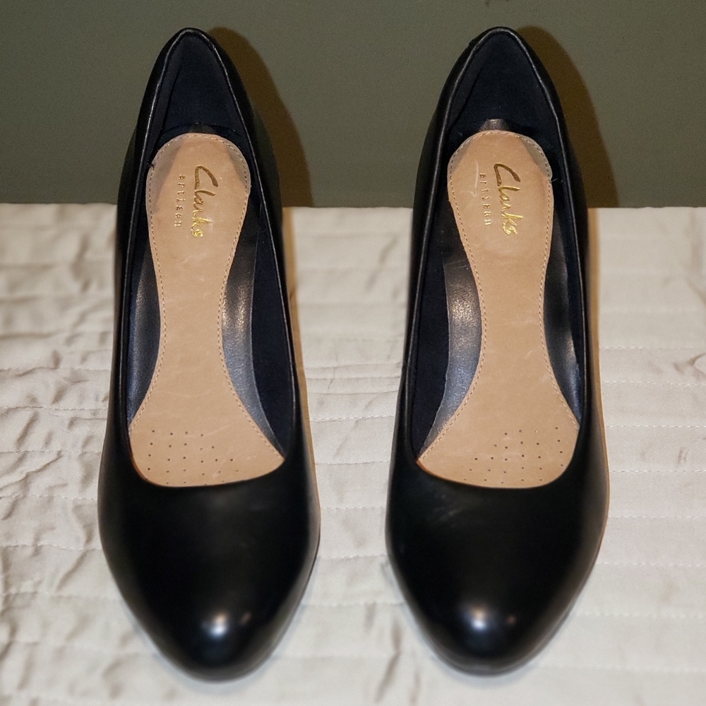 Clark's Black Pumps
